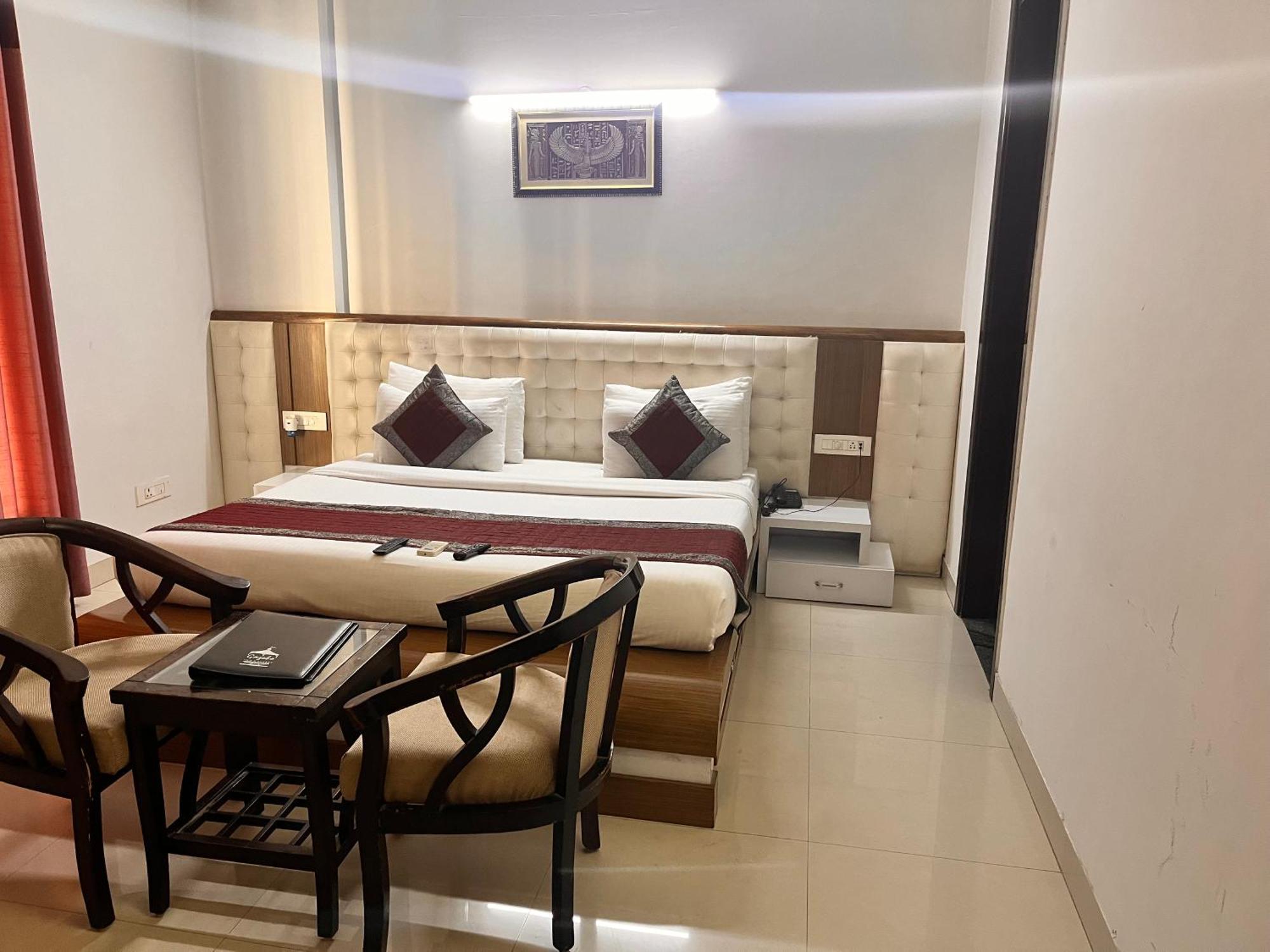 Gazebo Inn & Suites Medanta Gurgaon Exterior photo