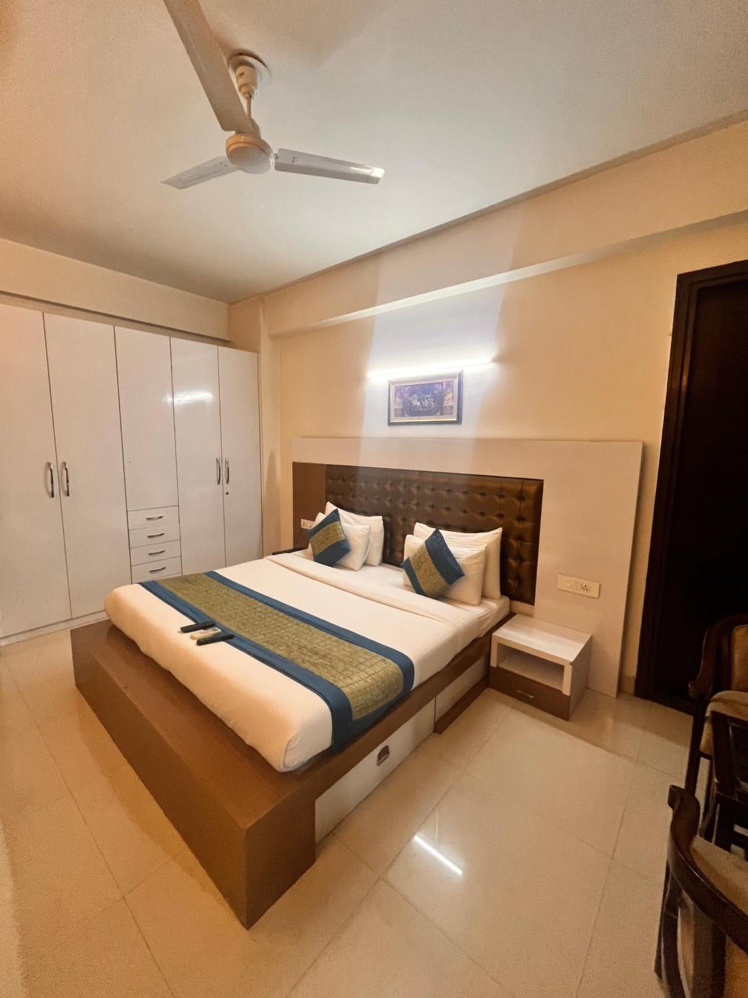 Gazebo Inn & Suites Medanta Gurgaon Exterior photo