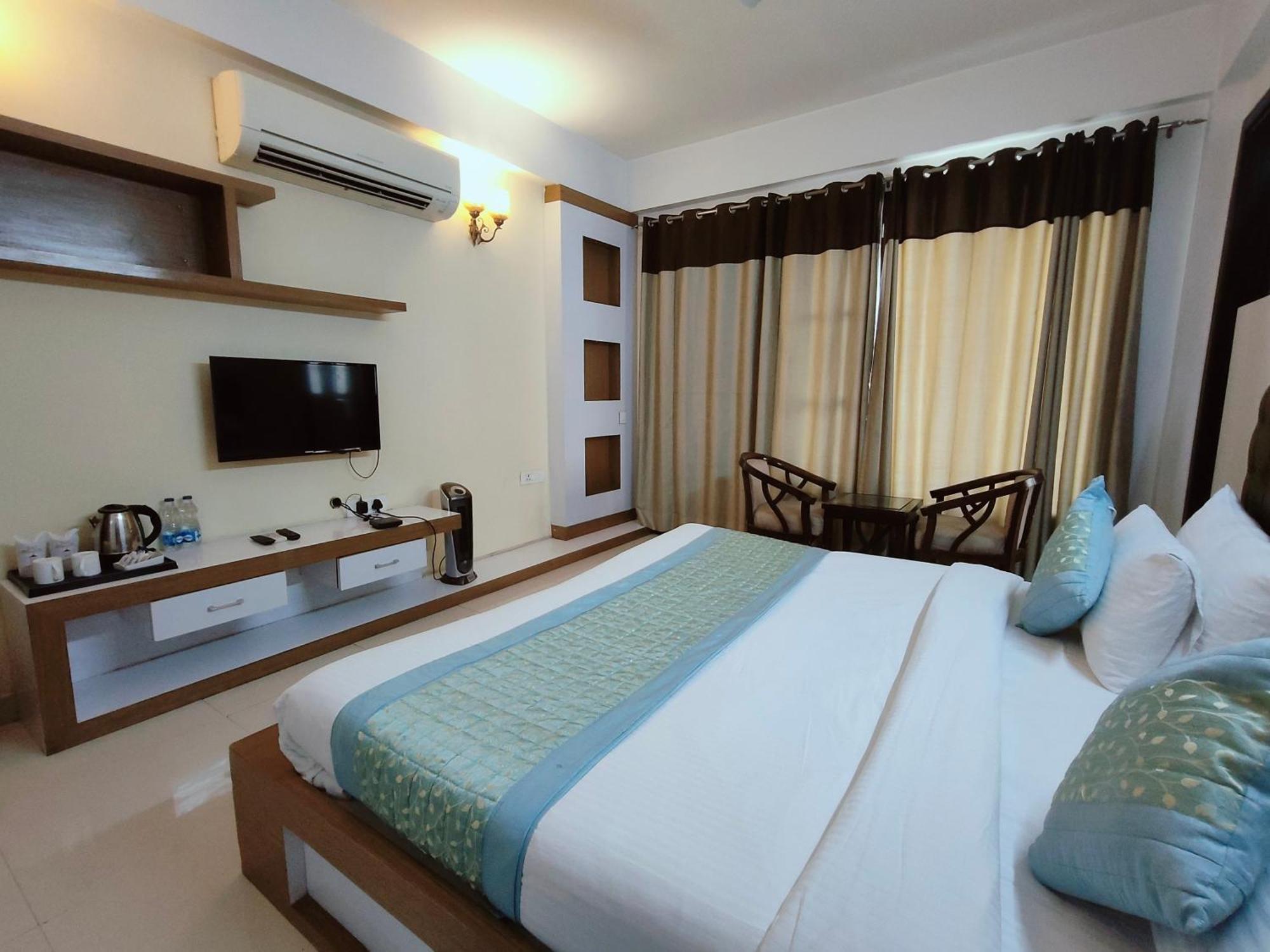 Gazebo Inn & Suites Medanta Gurgaon Exterior photo