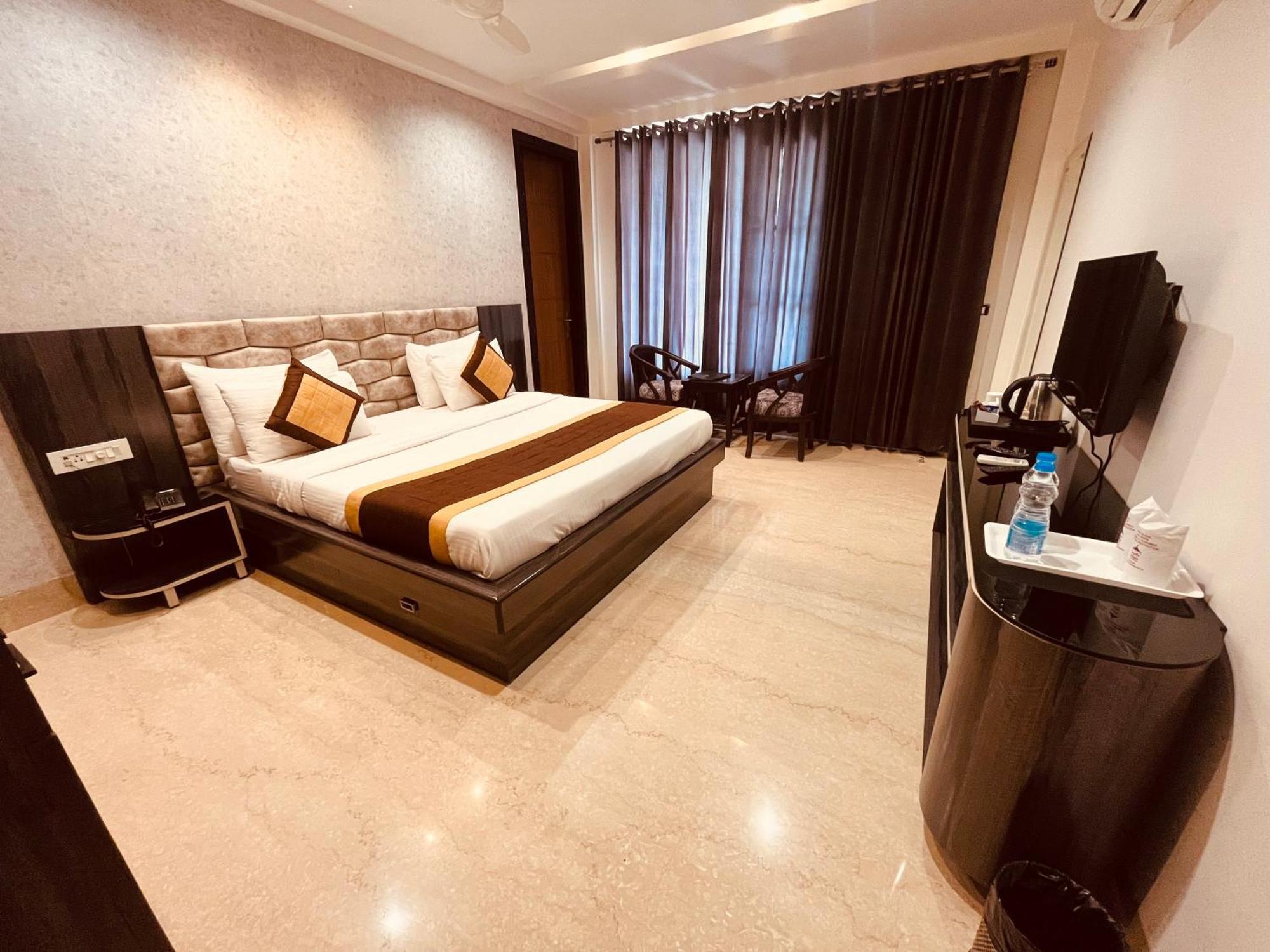 Gazebo Inn & Suites Medanta Gurgaon Exterior photo