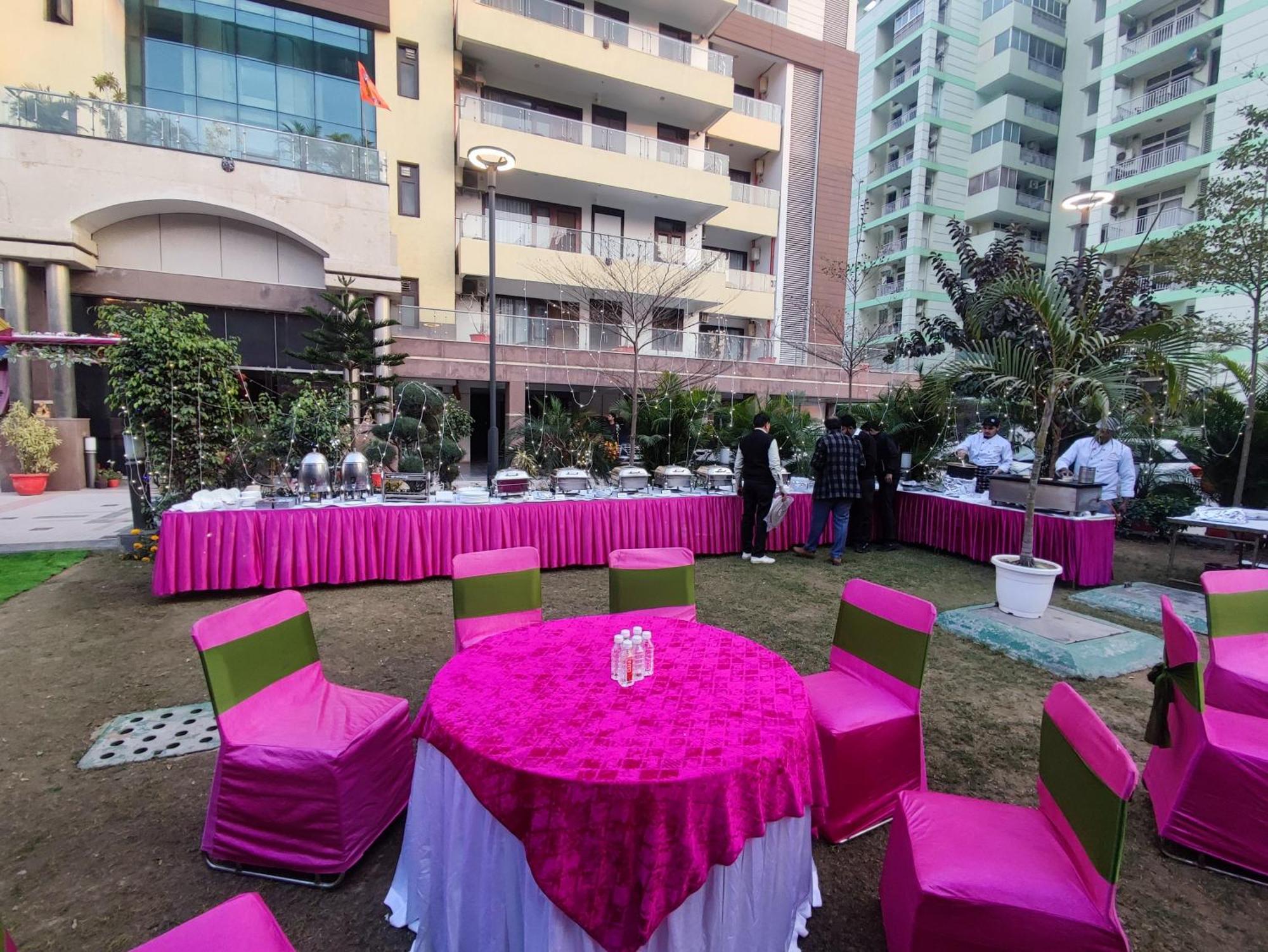 Gazebo Inn & Suites Medanta Gurgaon Exterior photo